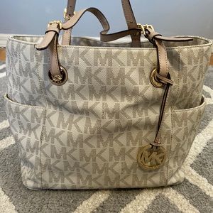 Michael Kors Handbag/Tote